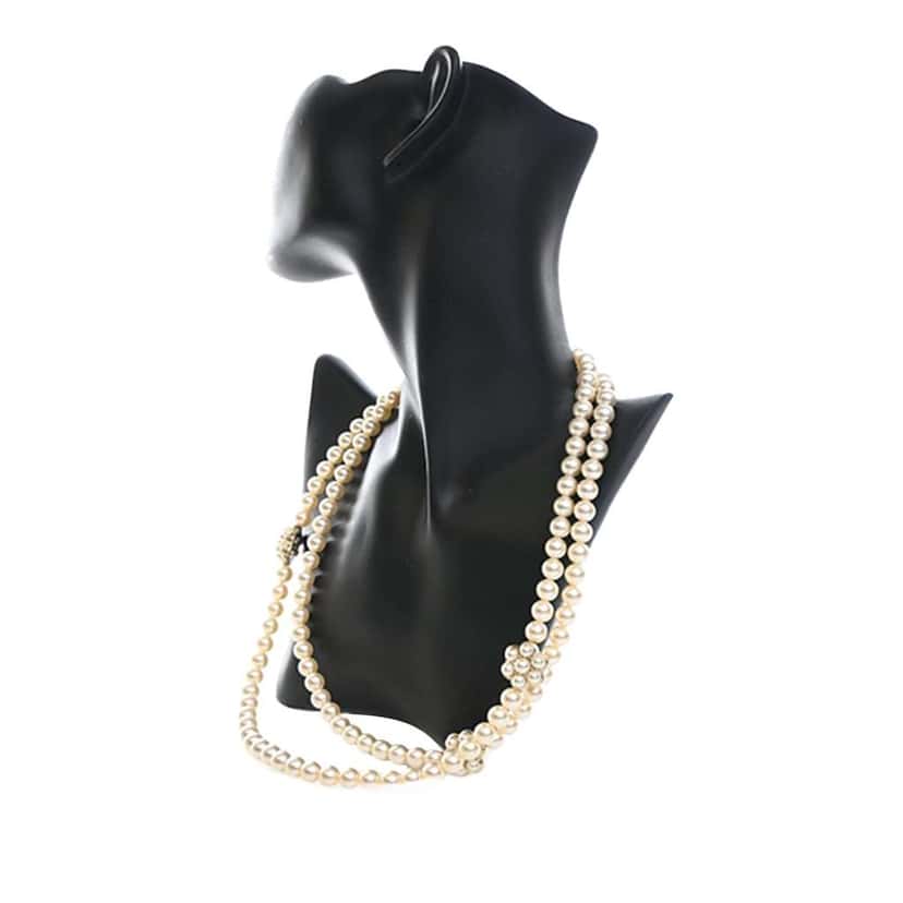Chanel CC Faux Pearl Cluster Necklace White Very good condition - Inside View