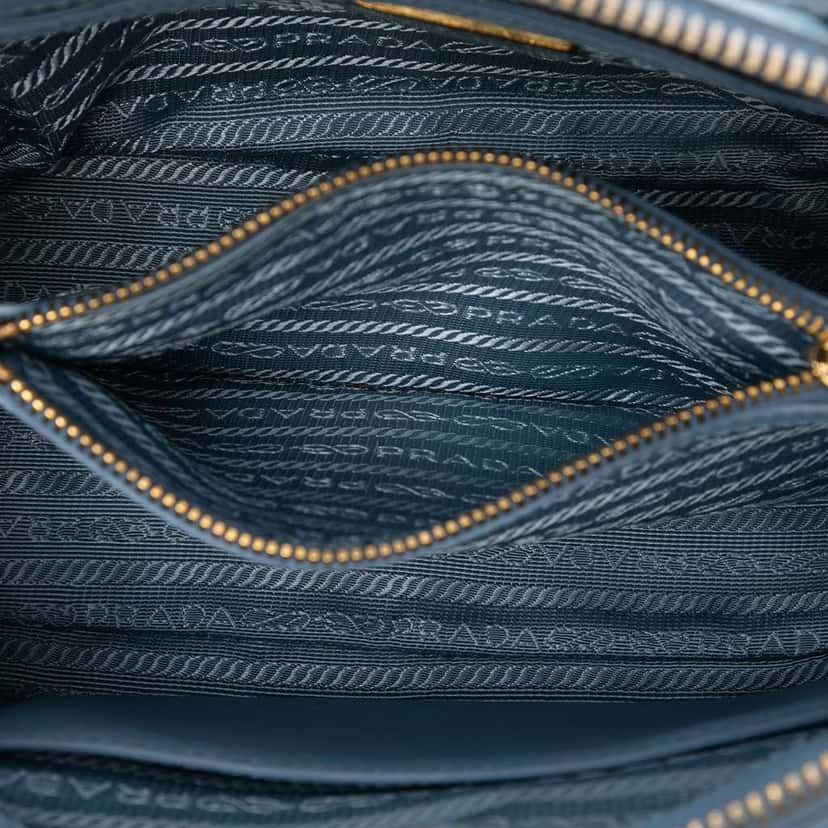 Prada Small Saffiano Lux Promenade Satchel Blue Leather Good condition - Model View