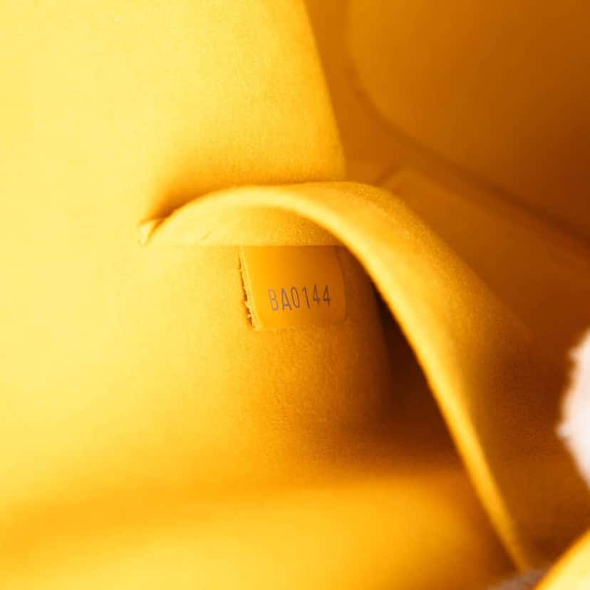 Louis Vuitton Epi Alma PM Yellow Leather Good condition - Box View