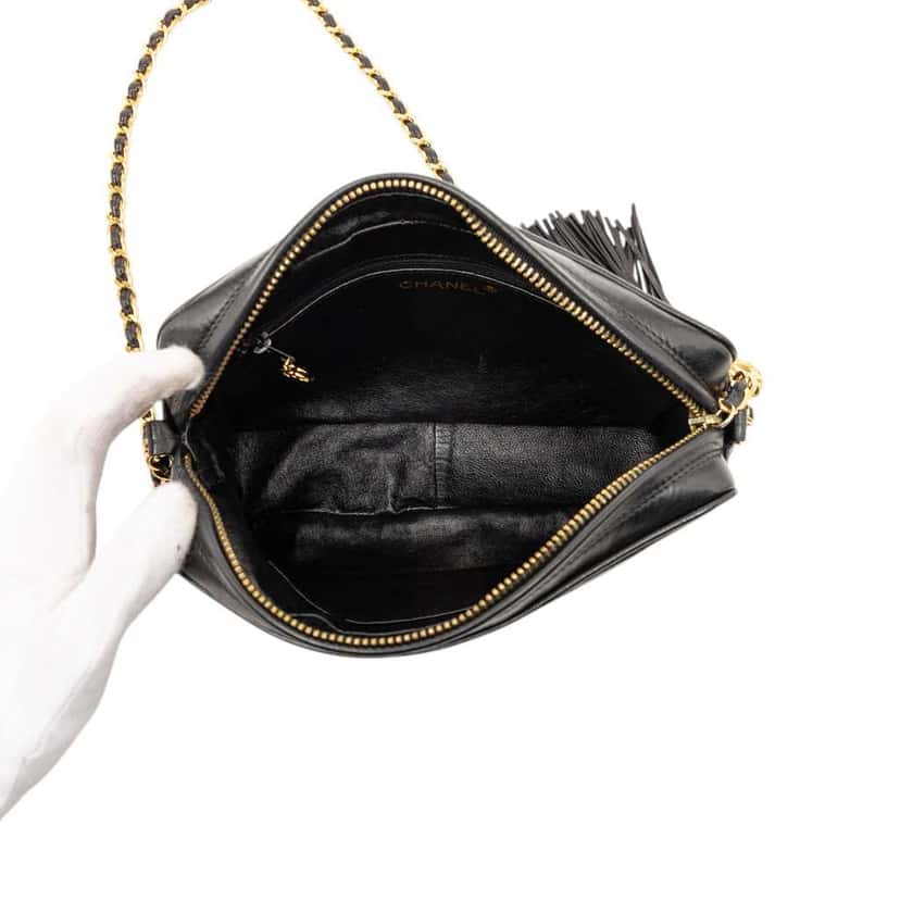 Chanel CC Diamond Quilted Lambskin Tassel Camera Bag Black Leather Good condition - Model View