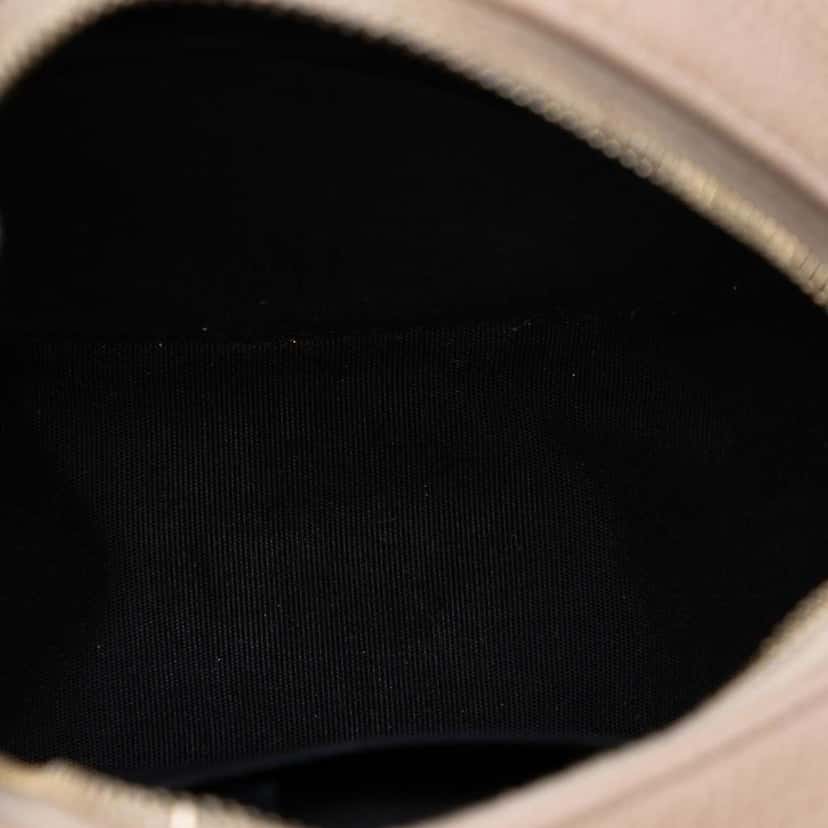 Chanel Caviar CC Filigree Round Crossbody Beige Leather Good condition - Model View