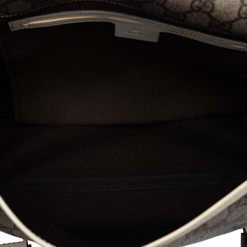 Gucci GG Supreme Crossbody Beige Good condition - Model View