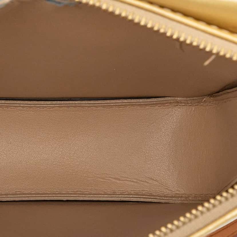 Louis Vuitton Monogram Vernis Pochette Mott Beige Leather Good condition - Model View