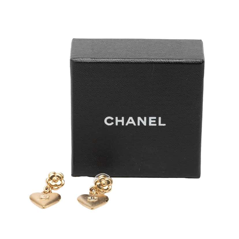 Chanel CC Gold Plated Heart Dangling Push Back Earrings Gold Metal Good condition - Model View