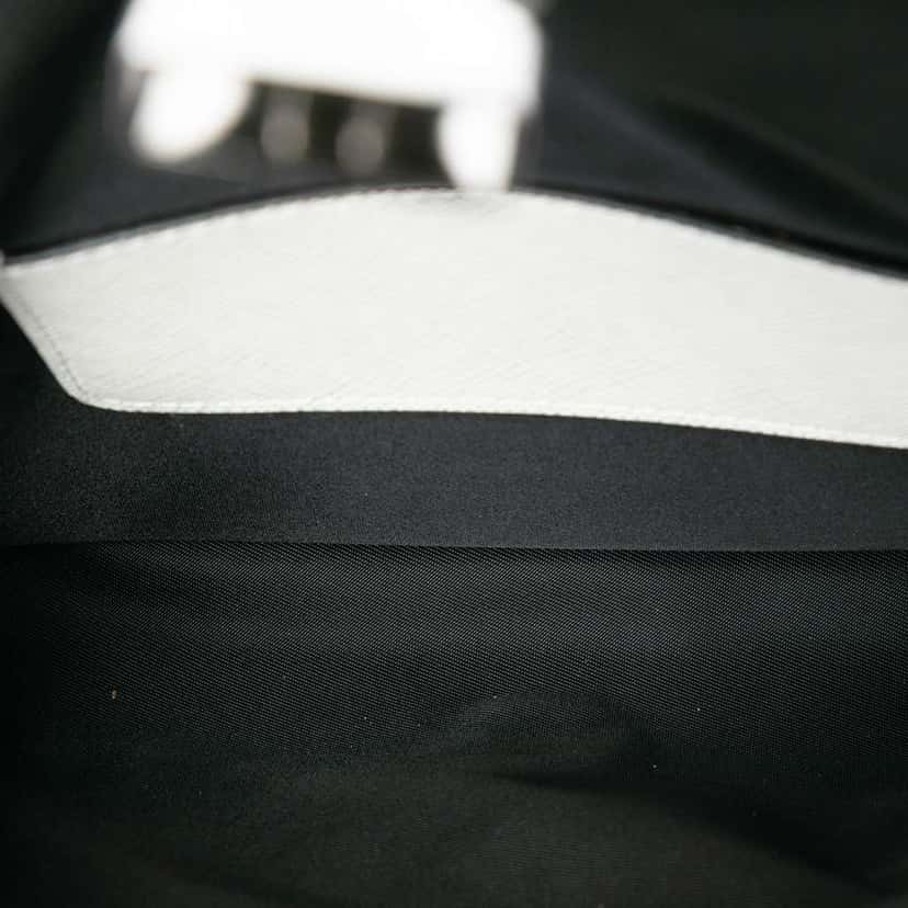 Prada Saffiano Trimmed Re Nylon Smartphone Case White Good condition - Model View