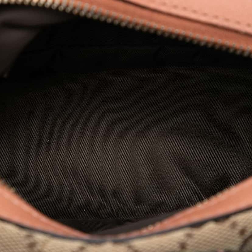 Gucci GG Canvas Bamboo Cosmetic Pouch Beige Good condition - Model View