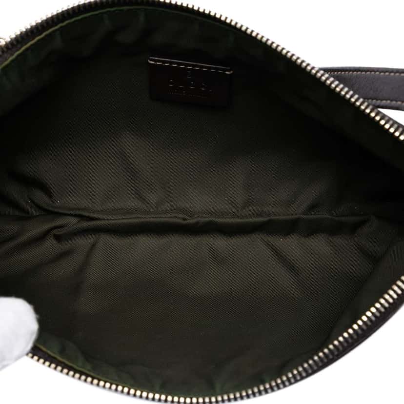 Gucci GG Canvas Interlocking G Shoulder Bag Beige Good condition - Model View