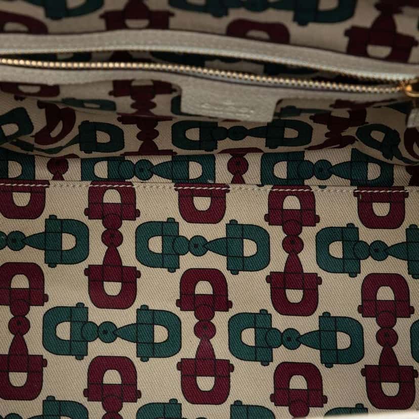 Gucci GG Canvas Web Treasure Handbag Beige Good condition - Model View