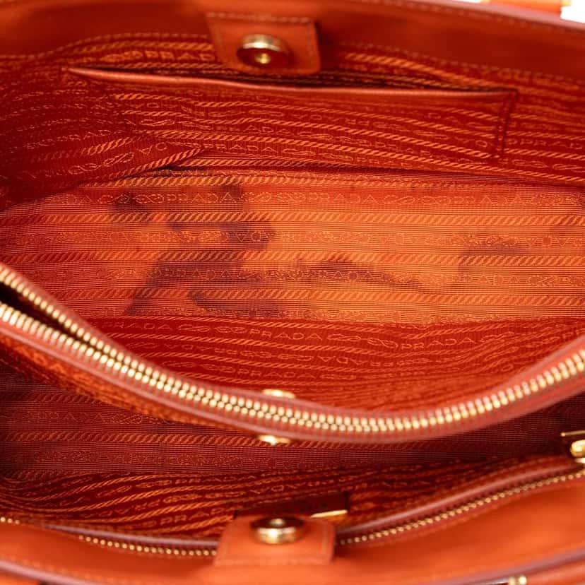 Prada Medium Saffiano Lux Galleria Satchel Orange Leather Good condition - Model View