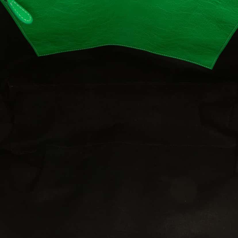 Balenciaga Lambskin Chatelet Carry All Tote XL Green Leather Good condition - Model View
