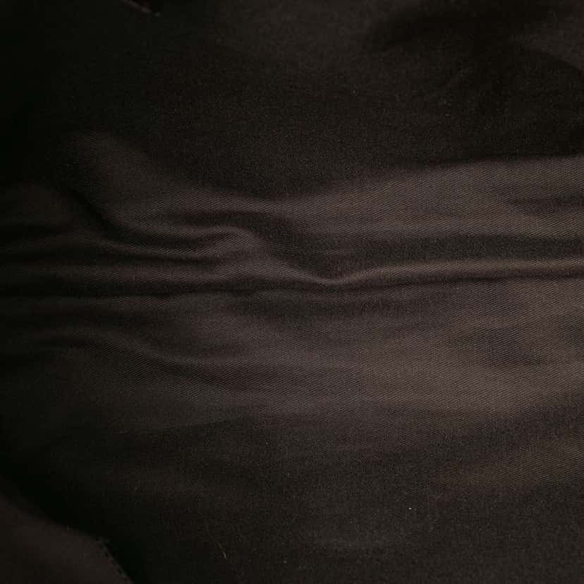 Gucci GG Canvas Messenger Bag Beige Good condition - Model View