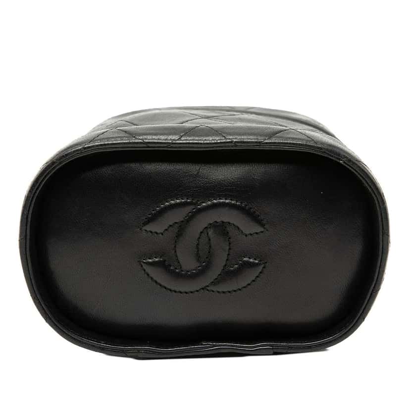 Chanel Quilted Lambskin Tassel Vanity Case with Chain Black Leather Good condition - Inside View