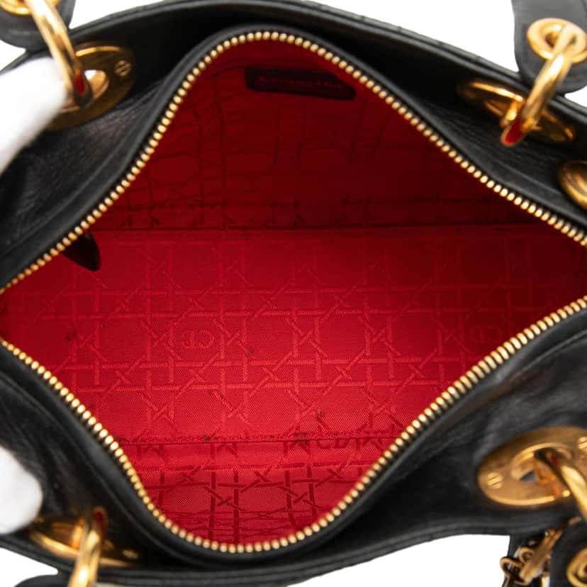 Dior Medium Lambskin Cannage Lady Dior Black Leather Good condition - Model View