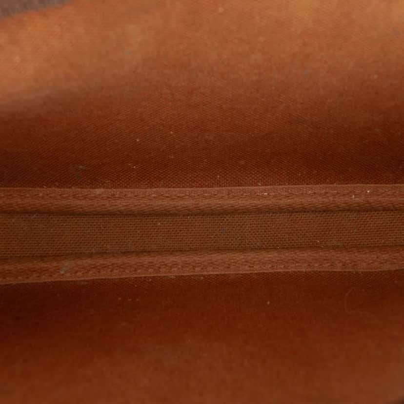 Louis Vuitton Monogram Mini Pochette Accessoires Brown Good condition - Model View