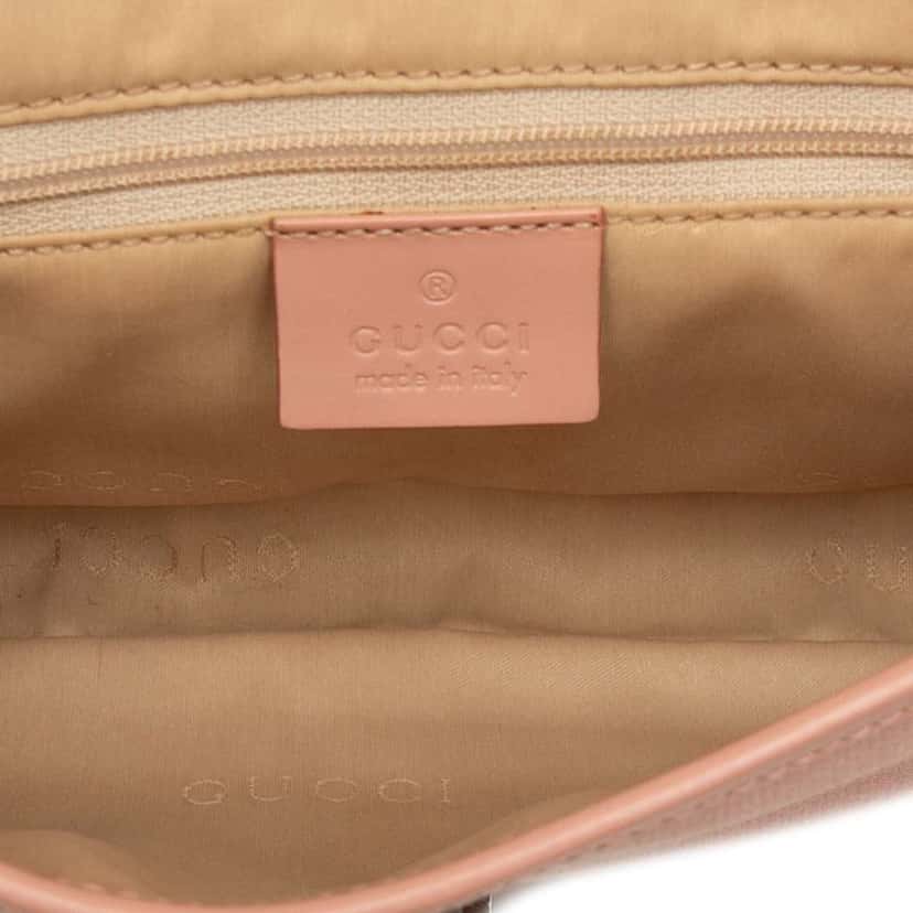 Gucci Canvas Jackie O Flap Pink Canvas Good condition - Model View