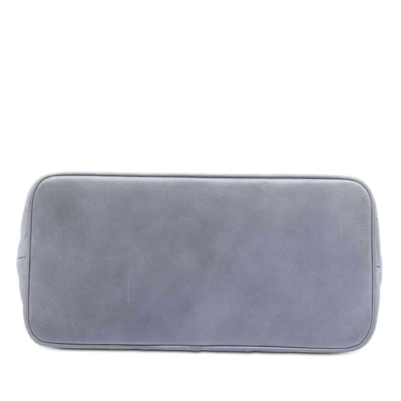 Chanel Caviar Medallion Tote Grey Leather Very good condition - Inside View