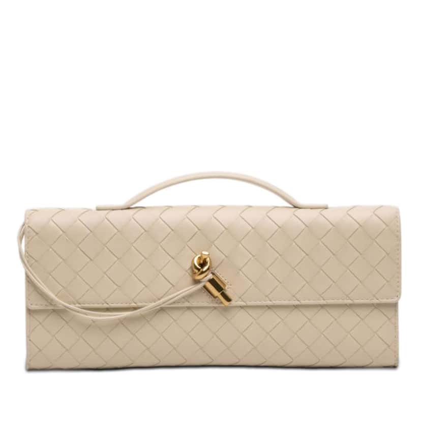 Bottega Veneta Lambskin Intrecciato Andiamo Clutch White Leather Good condition - Front View