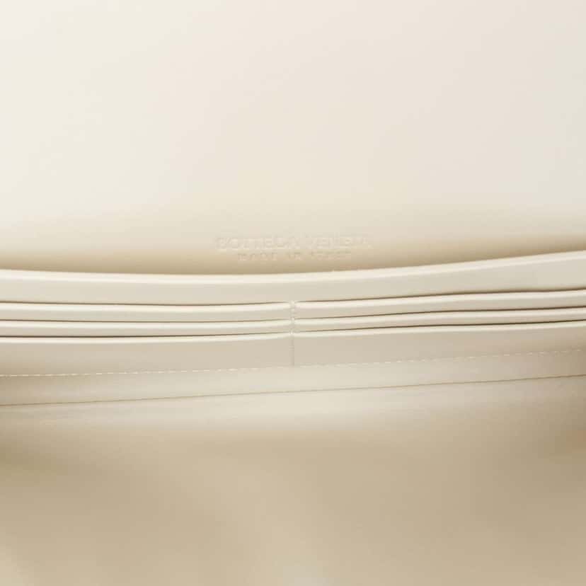 Bottega Veneta Lambskin Intrecciato Andiamo Clutch White Leather Good condition - Model View