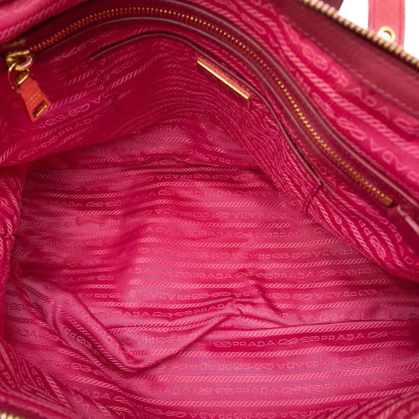 Prada Saffiano Trimmed Tessuto Zip Top Convertible Tote Red Good condition - Model View