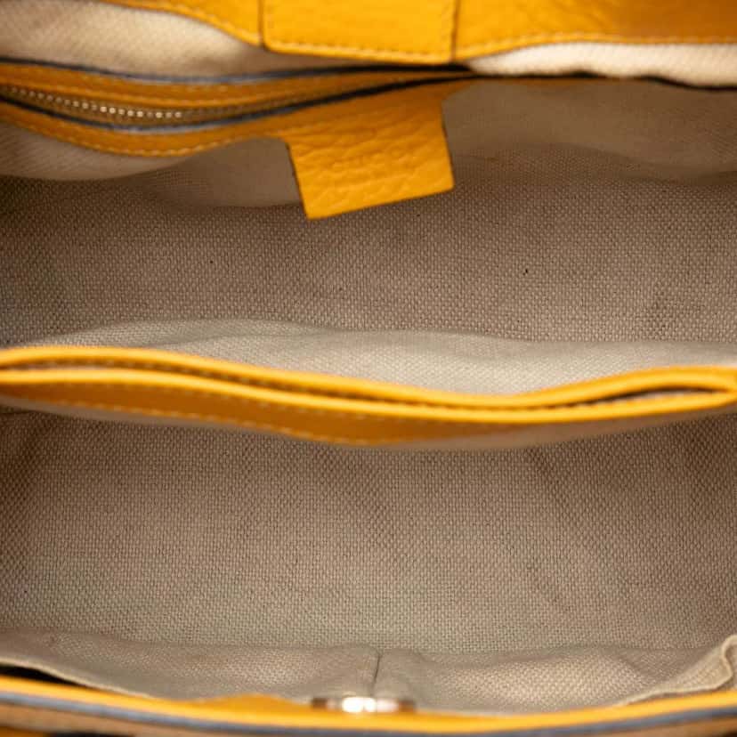 Gucci Small GG Canvas Diana Bamboo Top Handle Tote Beige Good condition - Model View