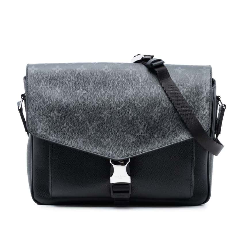 Louis Vuitton Taigarama Messengerama Black Good condition - Front View