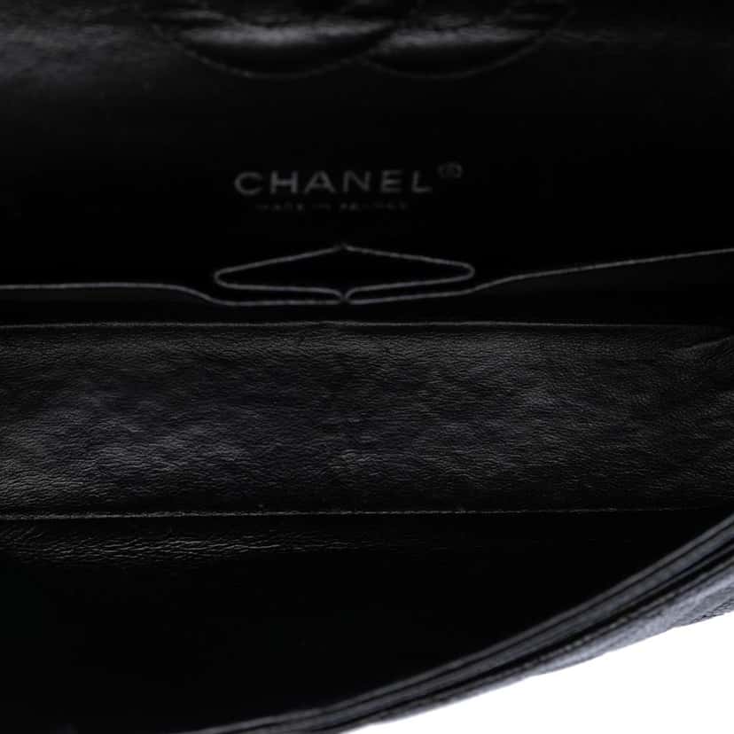 Chanel Medium Classic Caviar Double Flap Black Leather Good condition - Model View