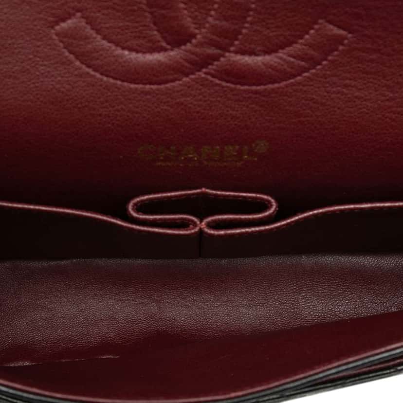 Chanel Medium Classic Lambskin Double Flap Black Leather Good condition - Model View