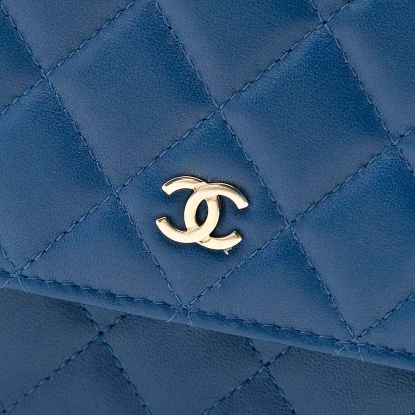 Chanel CC Square Quilted Lambskin Wallet on Chain Blue Leather Good condition - Box View