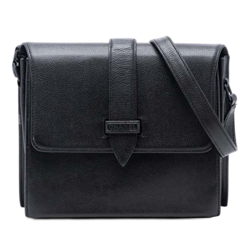 Chanel Grained Calfskin Flap Crossbody Black Leather Good condition - Front View