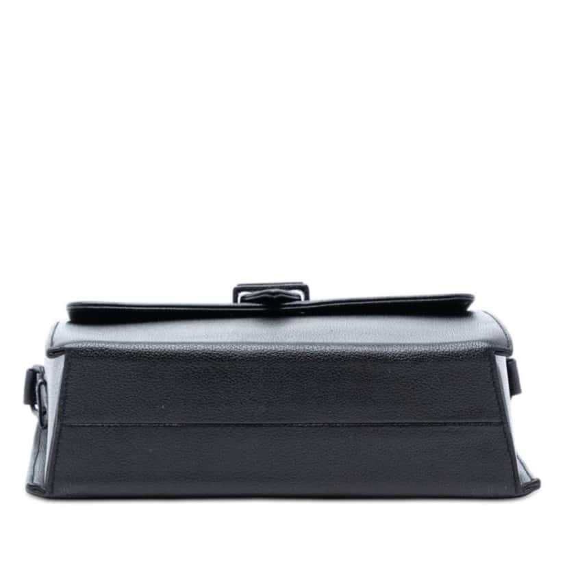 Chanel Grained Calfskin Flap Crossbody Black Leather Good condition - Inside View
