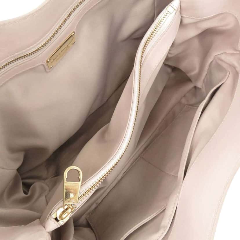 Salvatore Ferragamo Quilted Leather Lianne Tote Pink Leather Good condition - Model View