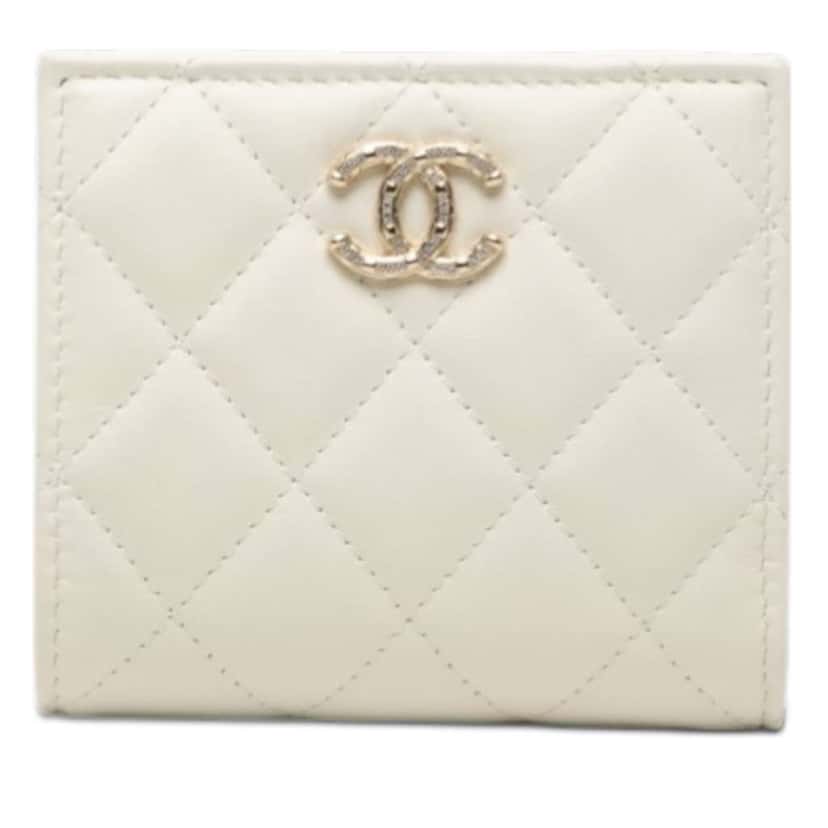 Chanel CC Quilted Lambskin Compact Bifold Wallet White Leather Good condition - Front View