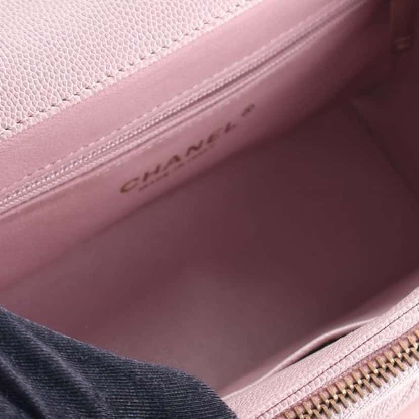 Chanel Small Caviar Business Affinity Top Handle Bag Pink Leather Good condition - Model View