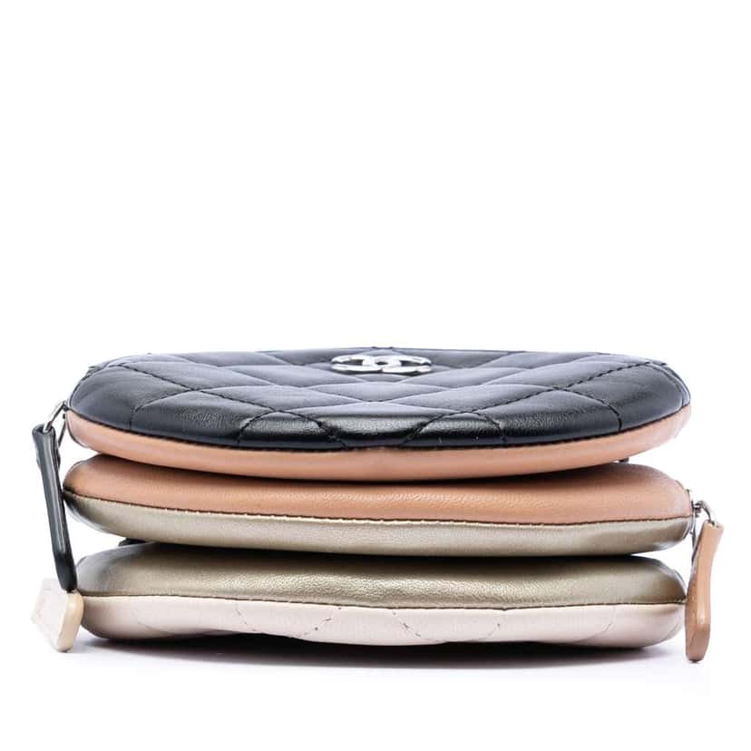 Chanel CC Quilted Lambskin Triple Zip Round Clutch With Chain Black Leather Good condition - Inside View