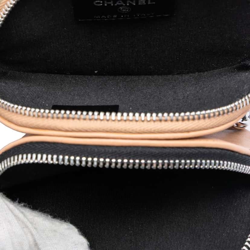 Chanel CC Quilted Lambskin Triple Zip Round Clutch With Chain Black Leather Good condition - Model View