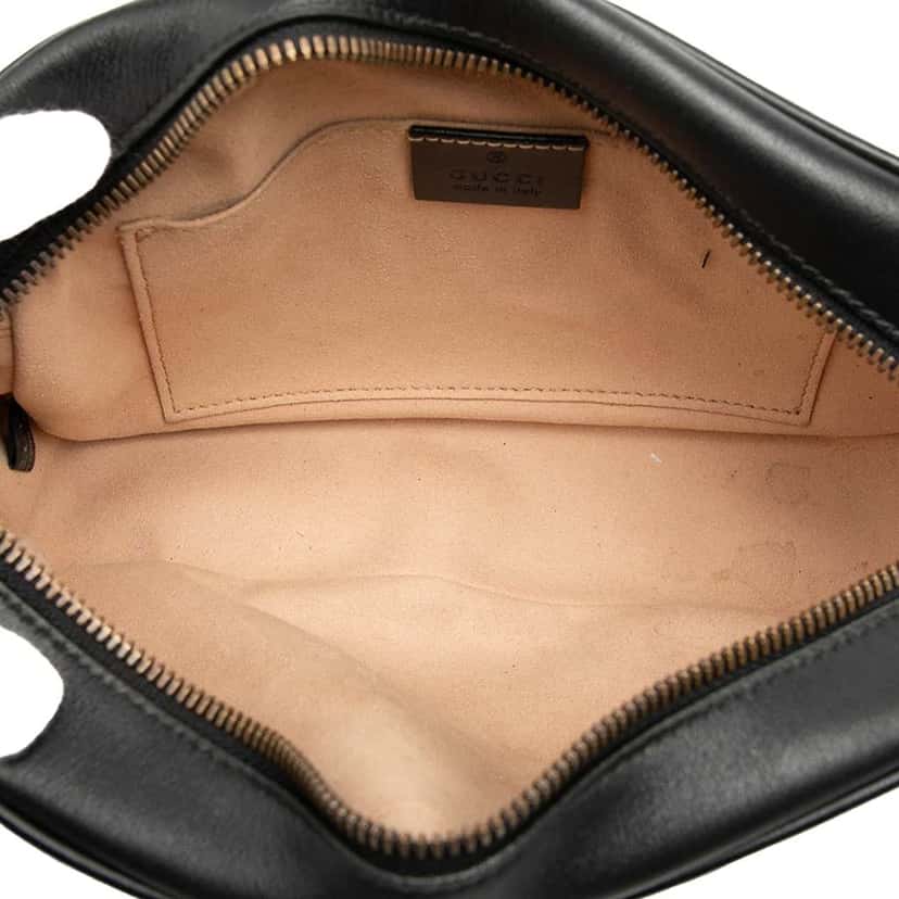 Gucci Small GG Marmont Matelasse Leather Crossbody Black Leather Good condition - Model View