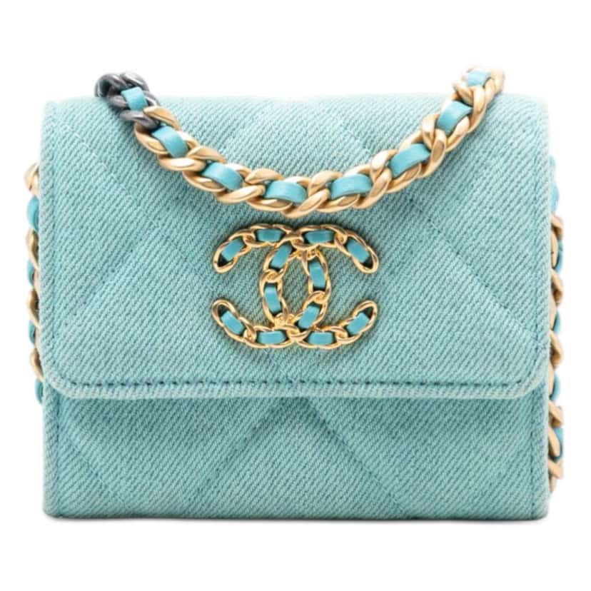 Chanel Quilted Denim 19 Card Holder with Chain Blue Denim Good condition - Front View