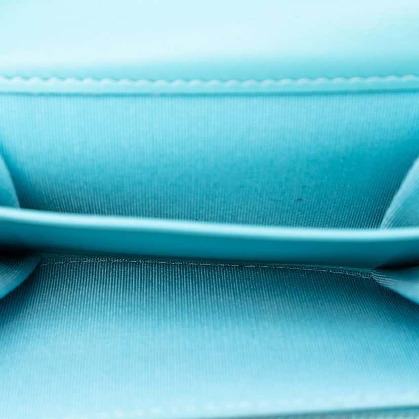 Chanel Quilted Denim 19 Card Holder with Chain Blue Denim Good condition - Model View