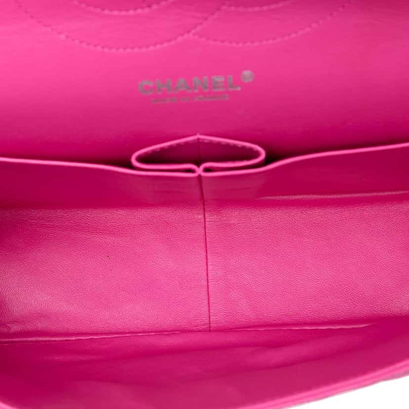 Chanel Jumbo Classic Caviar Double Flap Pink Leather Fair condition - Model View