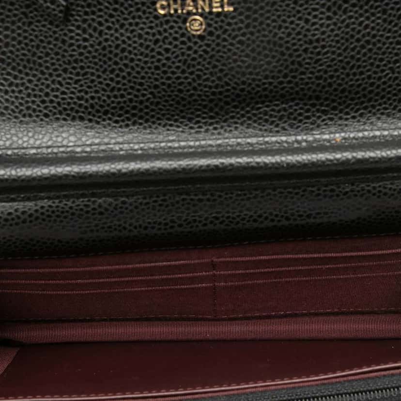 Chanel CC Quilted Caviar Wallet on Chain Black Leather Good condition - Model View