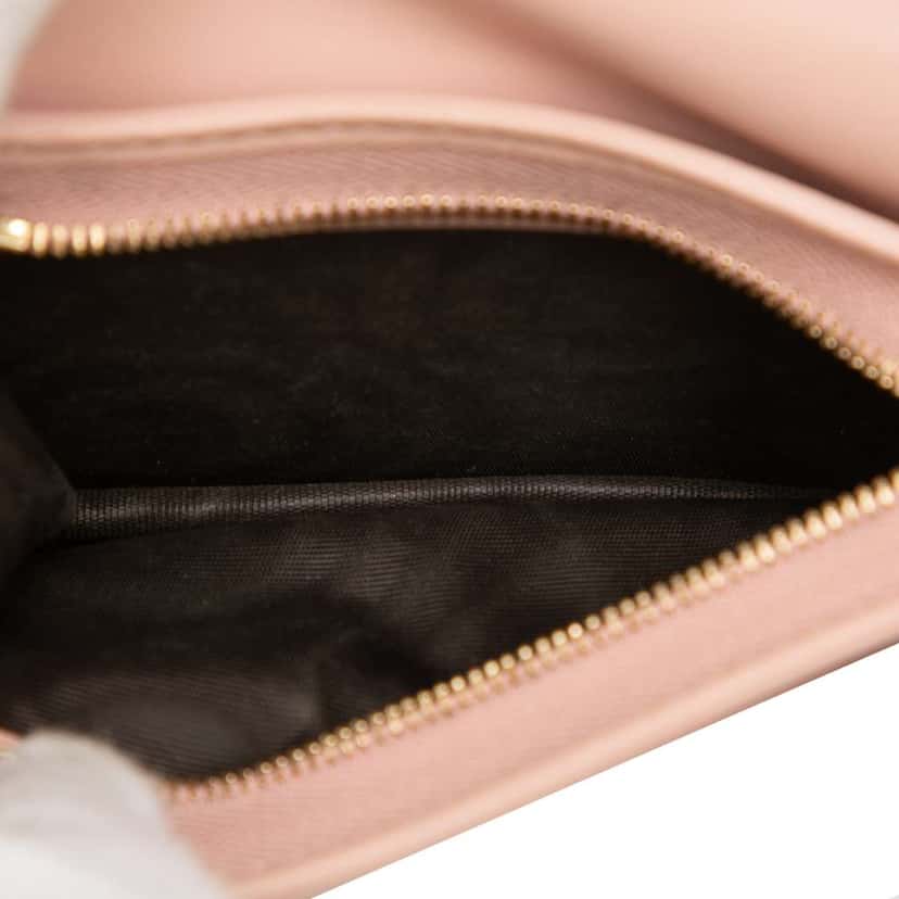 Gucci GG Matelasse Leather Card Case Wallet Pink Leather Good condition - Model View