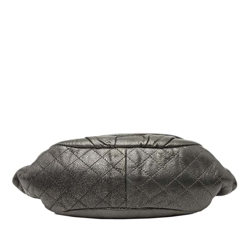 Chanel Large Metallic Caviar Half Moon Flap Grey Leather Good condition - Inside View