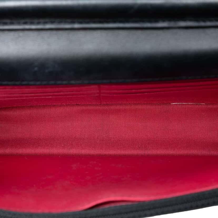 Chanel CC Quilted Shiny Aged Calfskin Wallet On Chain Black Leather Good condition - Model View