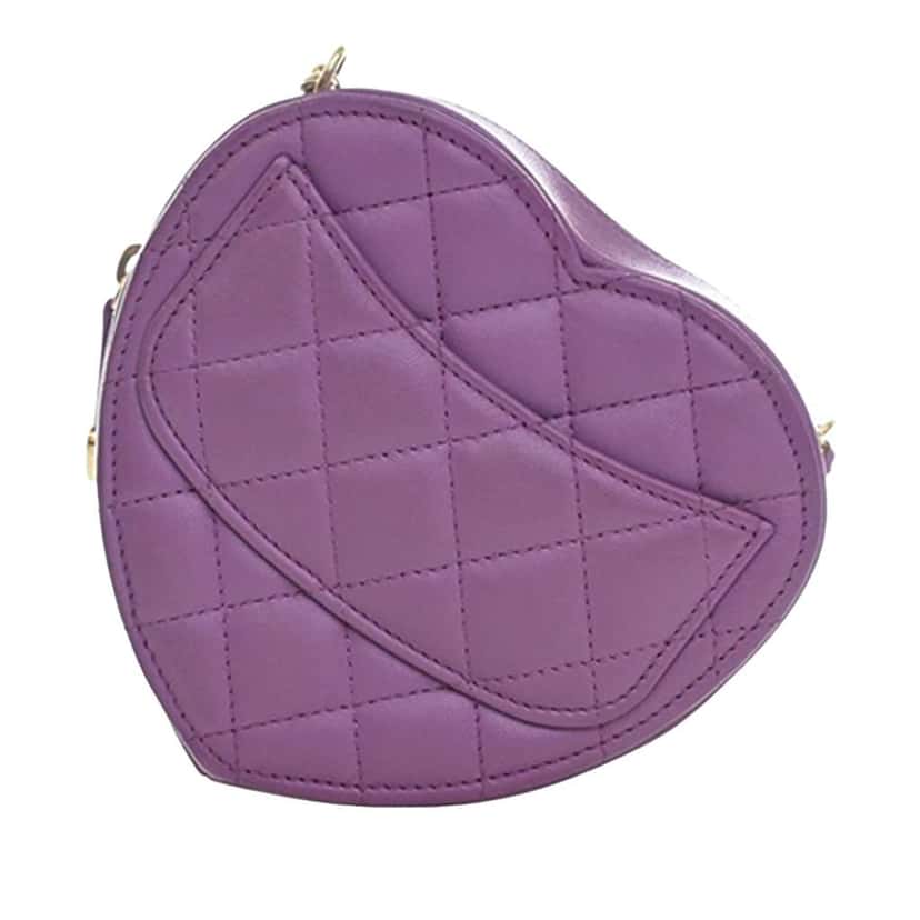 Chanel Mini Lambskin CC in Love Heart Crossbody Purple Leather Good condition - Model View