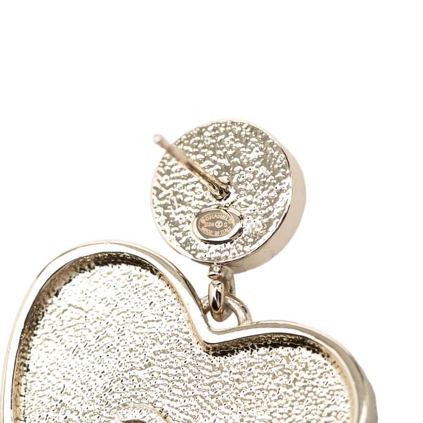 Chanel CC Gold Plated Enamel Faux Pearl Heart Drop Push Back Earrings Gold Metal Good condition - Model View