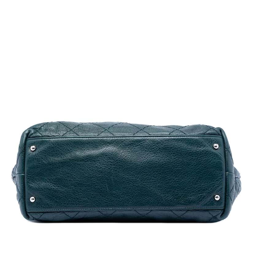 Chanel Large Glazed Calfskin On The Road Tote Green Leather Good condition - Inside View