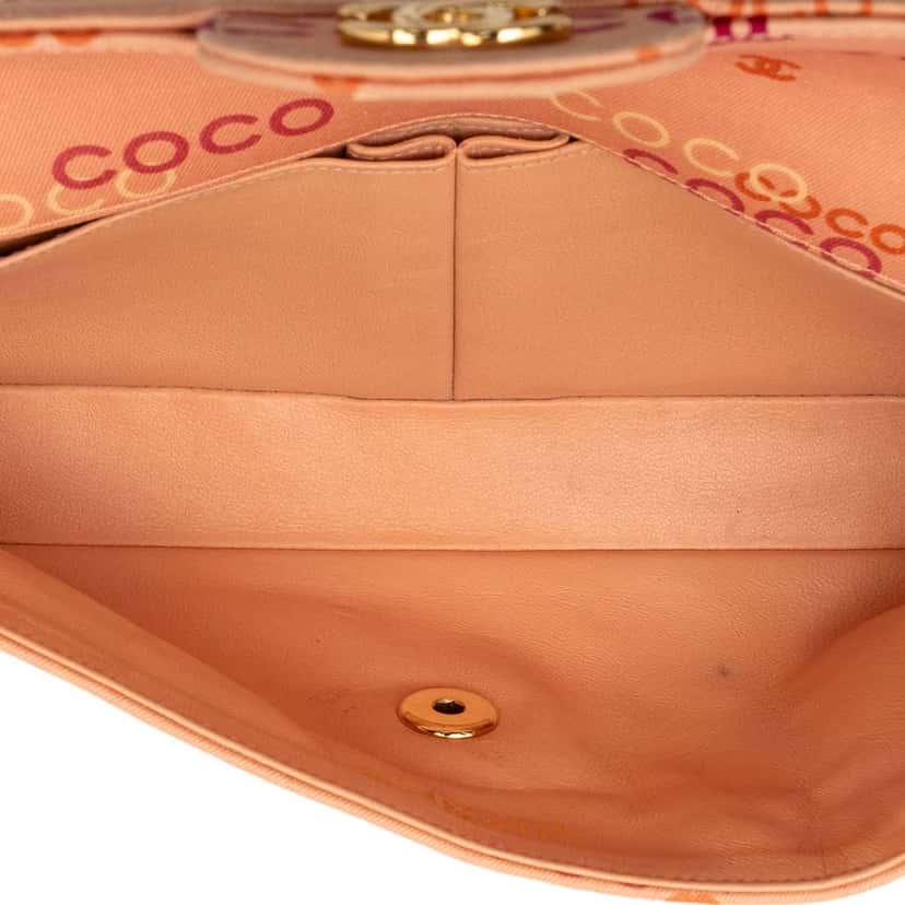 Chanel CC Chocolate Bar Canvas Logo East West Flap Pink Canvas Fair condition - Model View