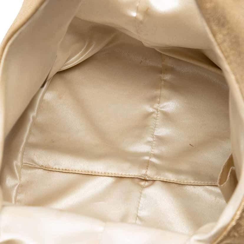 Chanel CC Metallic Lambskin Hobo Gold Leather Good condition - Model View