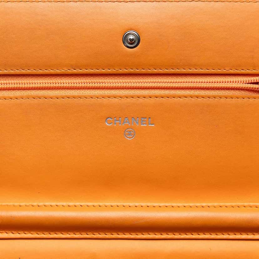 Chanel CC Quilted Patent Wallet on Chain Orange Leather Good condition - Box View