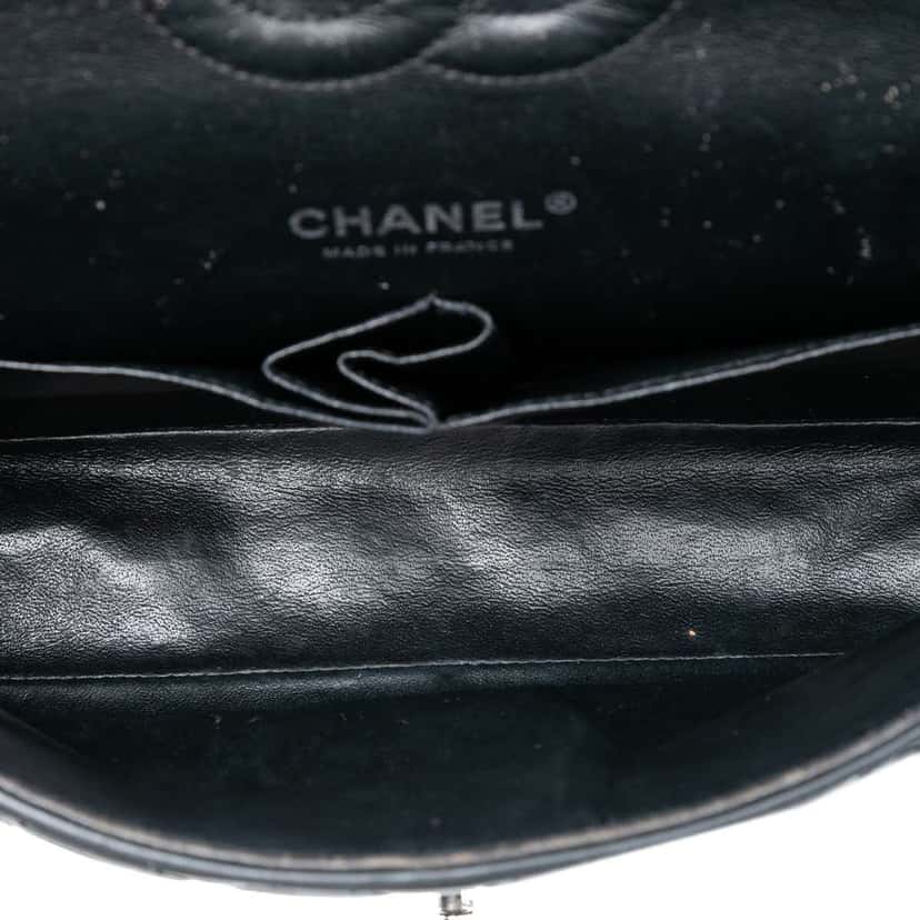 Chanel Medium Classic Patent Double Flap Black Leather Good condition - Model View